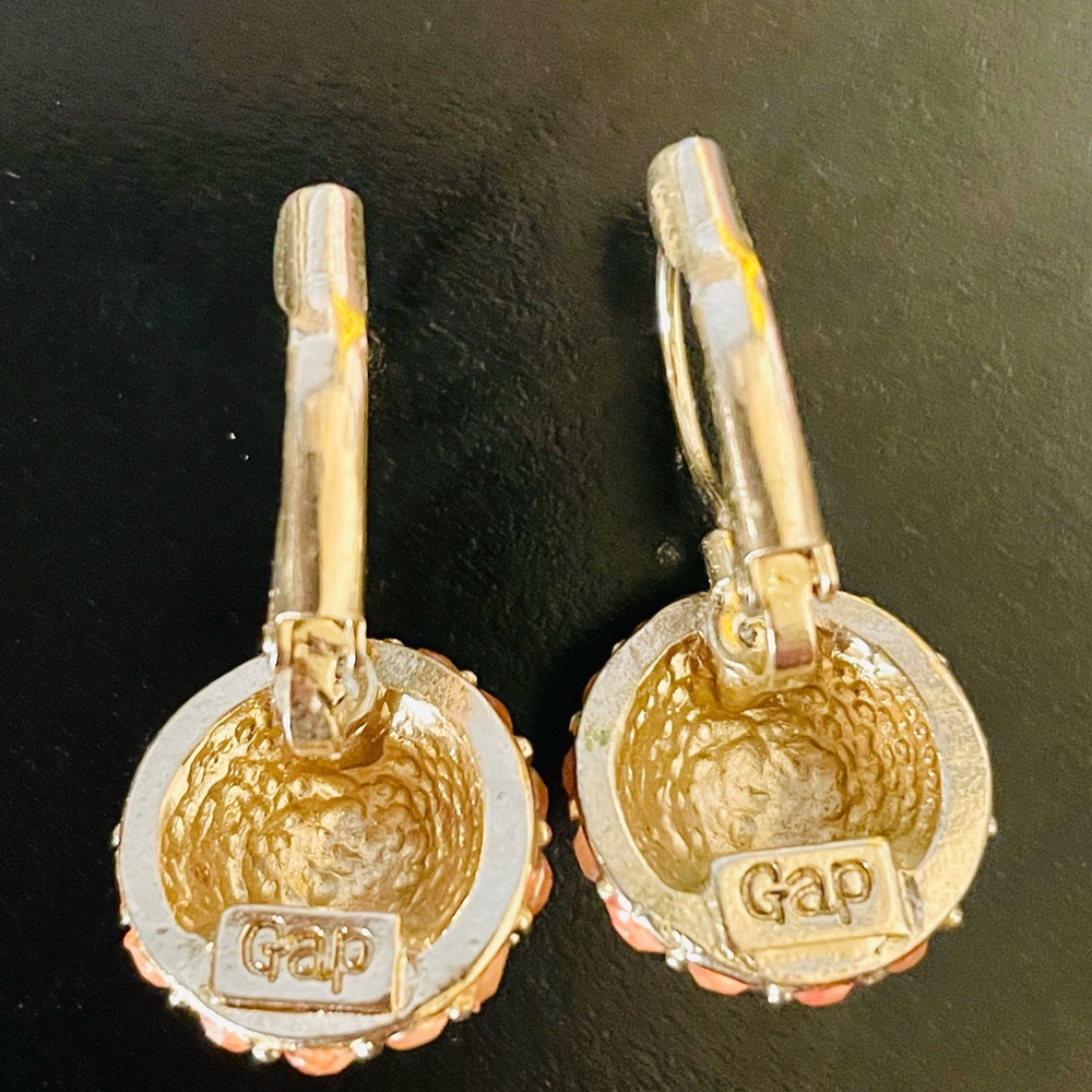 The Gap Light Peach Pave Earrings - Picture 6 of 8